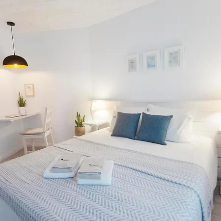 Surf By Laneez Hostel