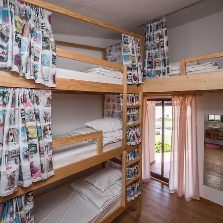 Surf By Laneez Hostel *