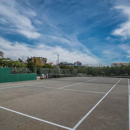 Surf By Laneez Hostel