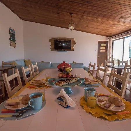 Surf By Laneez Hostel *