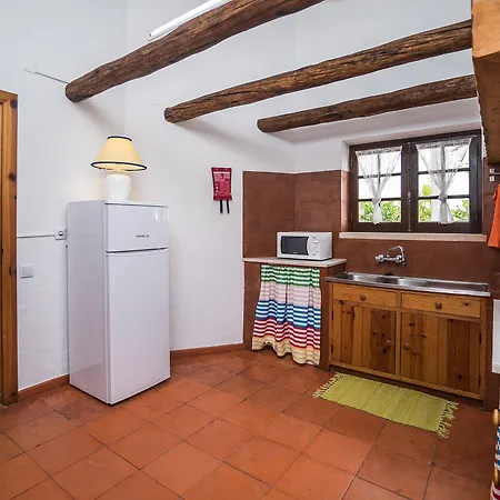 Surf By Laneez Hostel